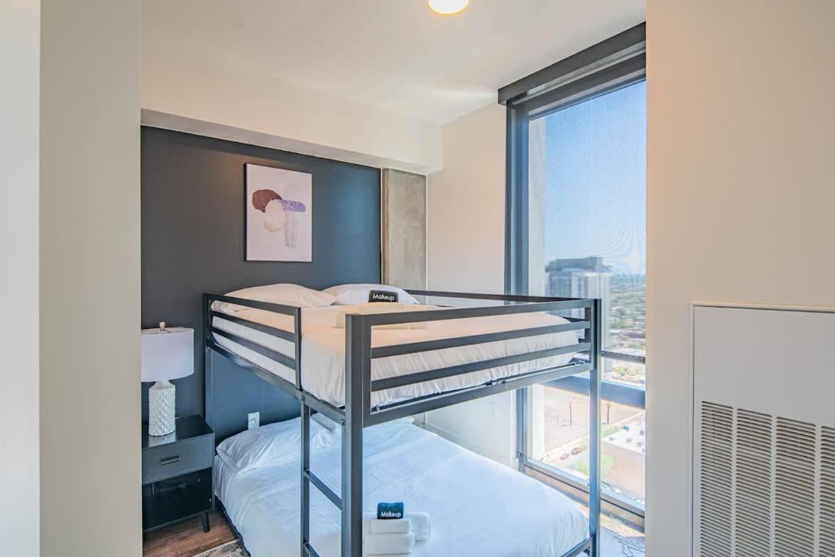 Detailed 2Bd, Highrise Dt, Pool, Gym, Parking, Sleeps 8 Apartment Phoenix Exterior photo
