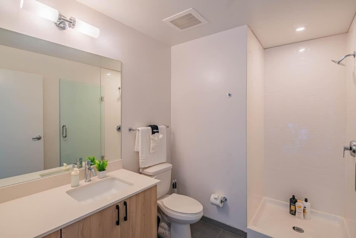 Detailed 2Bd, Highrise Dt, Pool, Gym, Parking, Sleeps 8 Apartment Phoenix Exterior photo