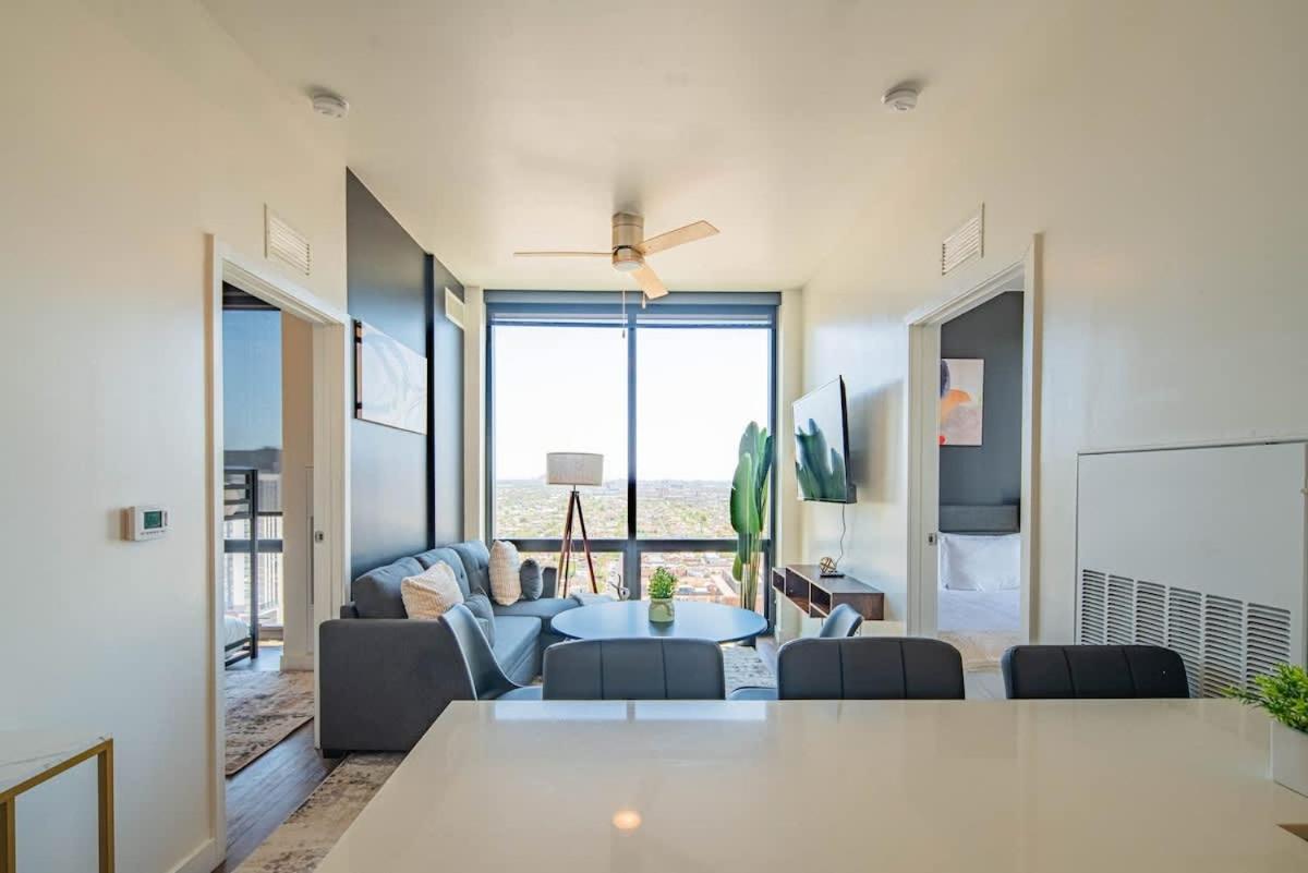 Detailed 2Bd, Highrise Dt, Pool, Gym, Parking, Sleeps 8 Apartment Phoenix Exterior photo