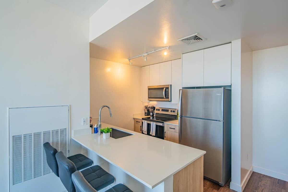 Detailed 2Bd, Highrise Dt, Pool, Gym, Parking, Sleeps 8 Apartment Phoenix Exterior photo