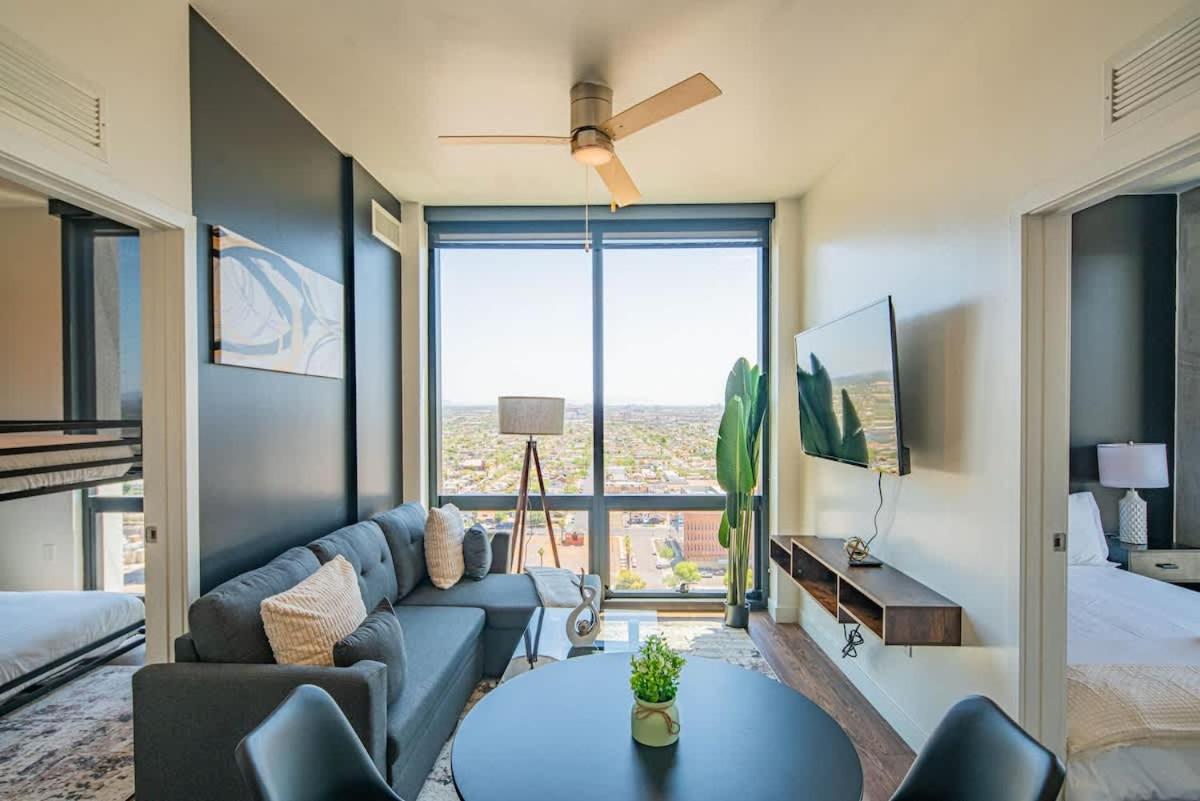 Detailed 2Bd, Highrise Dt, Pool, Gym, Parking, Sleeps 8 Apartment Phoenix Exterior photo